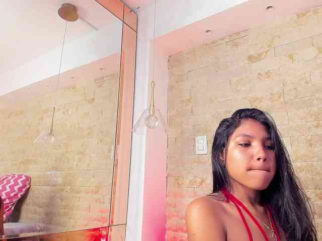 PocahontasPow webcam