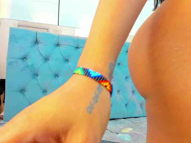 PocahontasPow webcam