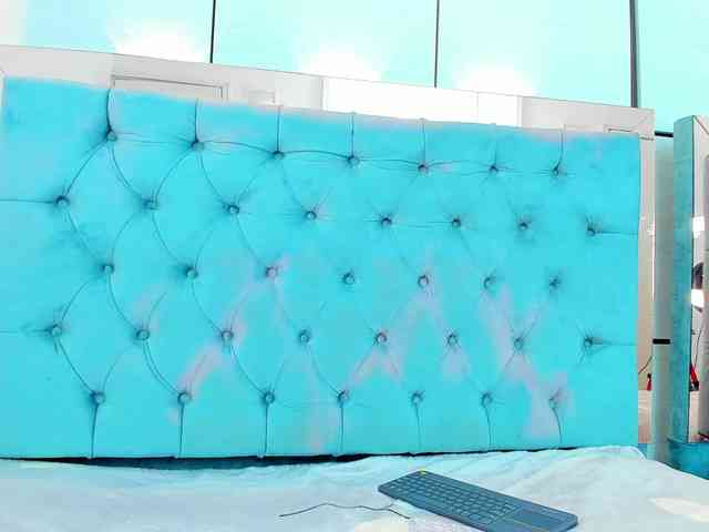 PocahontasPow webcam