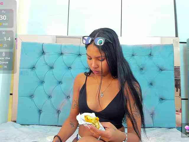 PocahontasPow webcam