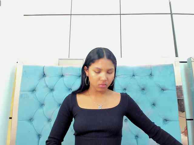 PocahontasPow webcam