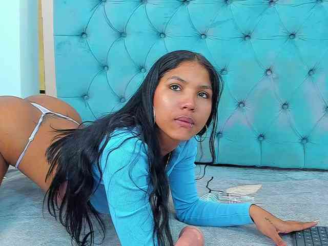 PocahontasPow webcam