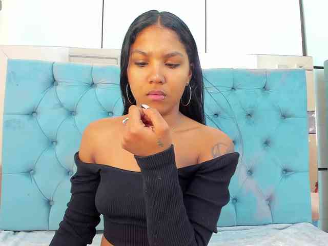 PocahontasPow webcam