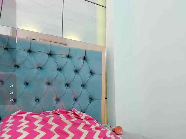 PocahontasPow webcam