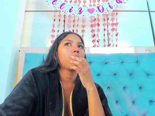 PocahontasPow webcam