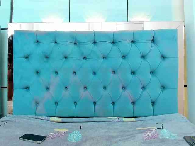 PocahontasPow webcam