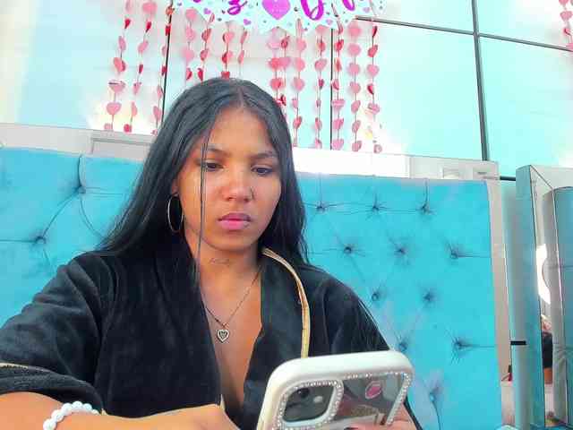 PocahontasPow webcam