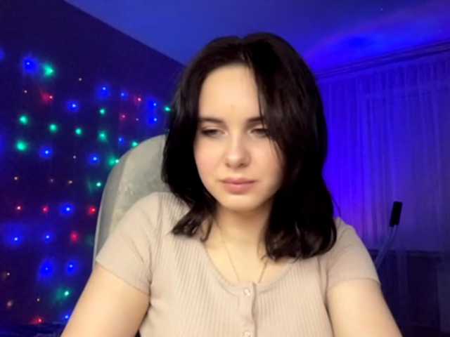 CANDY-LIPS-GIRL from BongaCams is Freechat