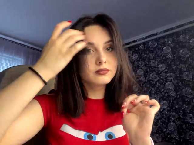  CANDY-LIPS-GIRL chat room