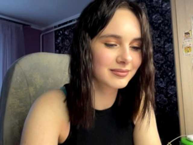 CANDY-LIPS-GIRL from BongaCams is Freechat