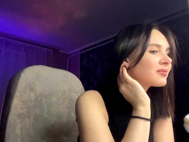 CANDY-LIPS-GIRL from BongaCams is Freechat