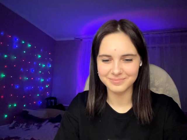 CANDY-LIPS-GIRL from BongaCams is Freechat