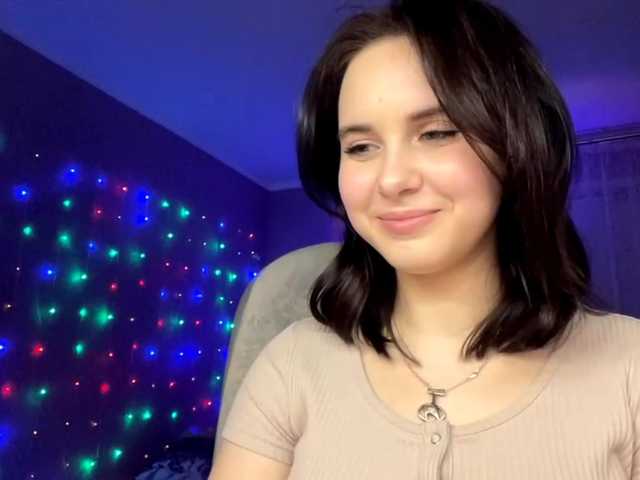  CANDY-LIPS-GIRL chat room
