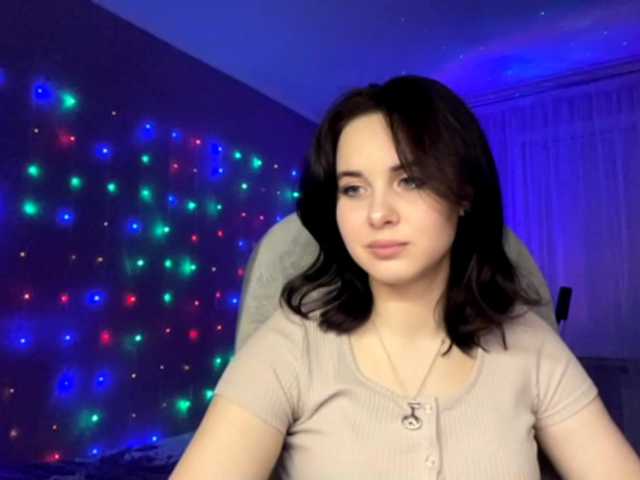  CANDY-LIPS-GIRL chat room