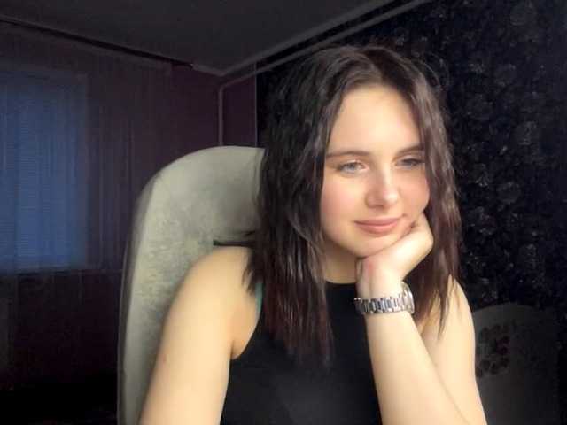 CANDY-LIPS-GIRL from BongaCams is Freechat
