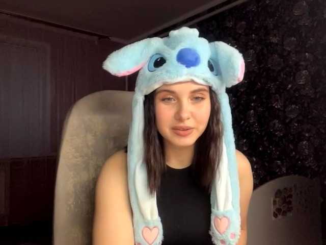 CANDY-LIPS-GIRL from BongaCams is Freechat