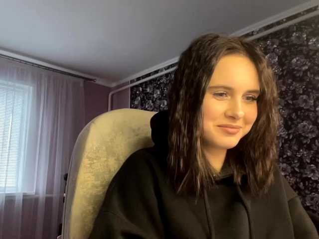 CANDY-LIPS-GIRL from BongaCams is Freechat