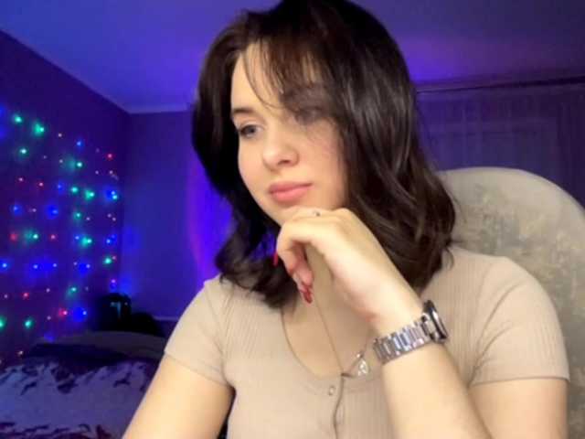  CANDY-LIPS-GIRL chat room