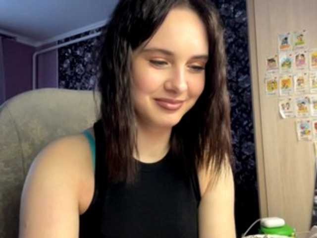 CANDY-LIPS-GIRL from BongaCams is Freechat
