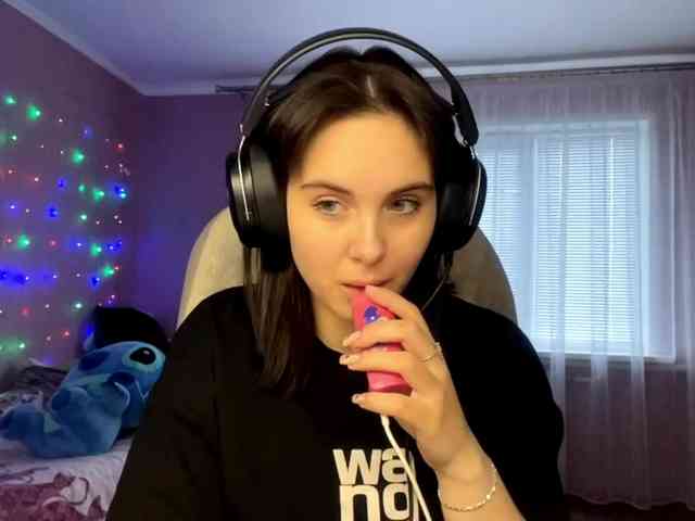 CANDY-LIPS-GIRL webcam