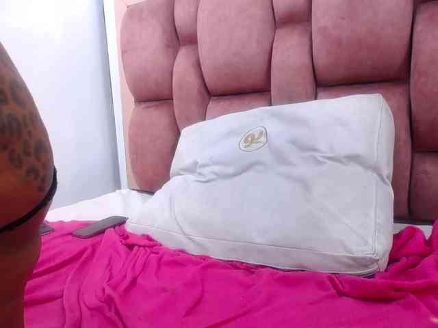 AriannaPearl webcam