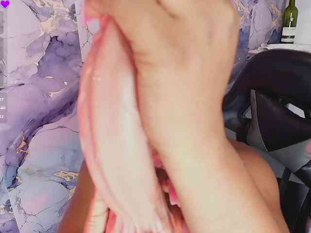 AngelThroatt Live Webcam on BongaCams