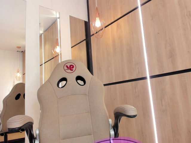 JadeHeartt's BongaCams show and profile