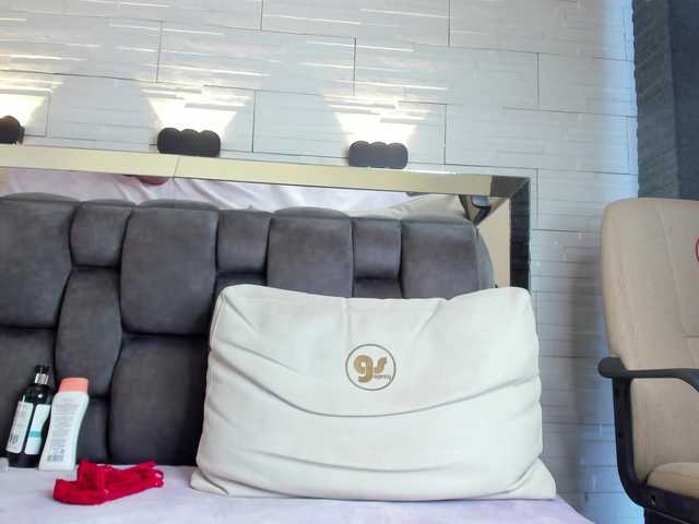 JadeHeartt's BongaCams show and profile