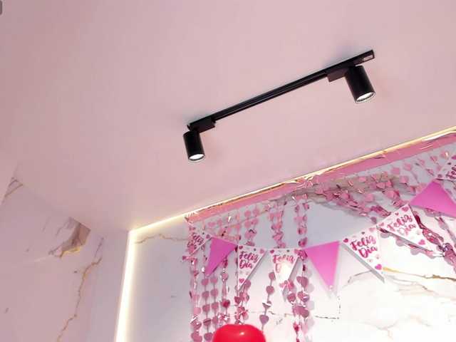 JadeHeartt's BongaCams show and profile