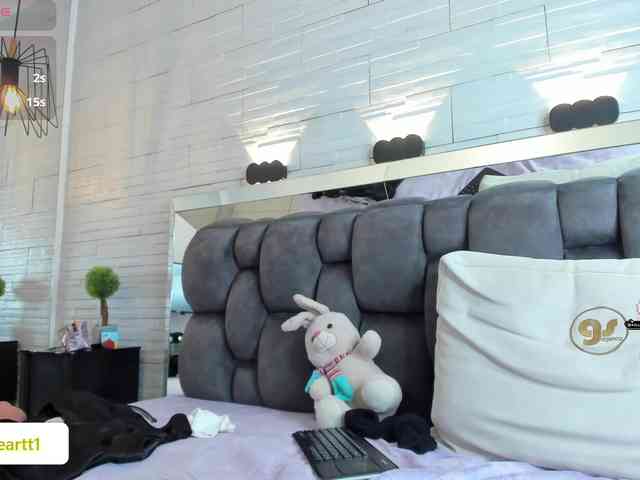 JadeHeartt webcam