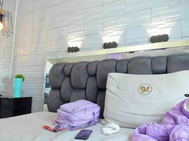 JadeHeartt webcam