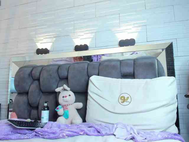 JadeHeartt webcam