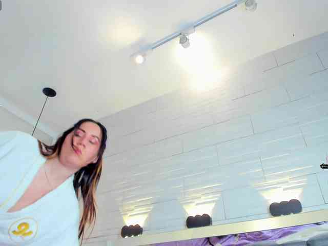 JadeHeartt webcam