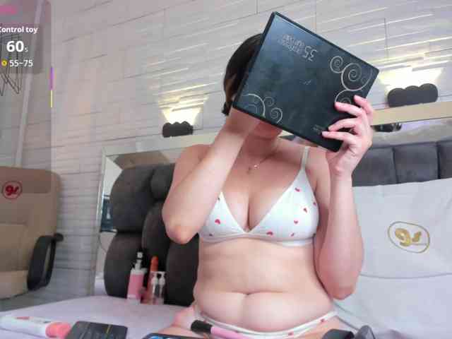 JadeHeartt Live Webcam on BongaCams