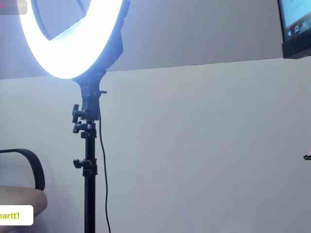 JadeHeartt webcam