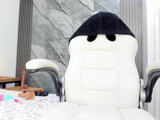 AaliyahBeller Porn Show