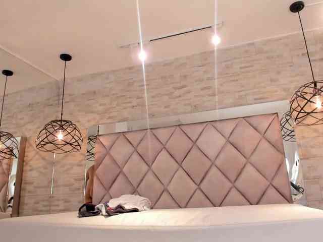 CeleneMidnight webcam