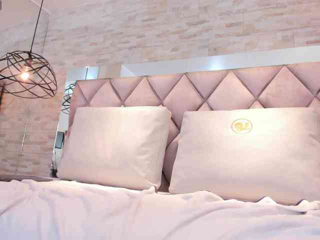 CeleneMidnight webcam