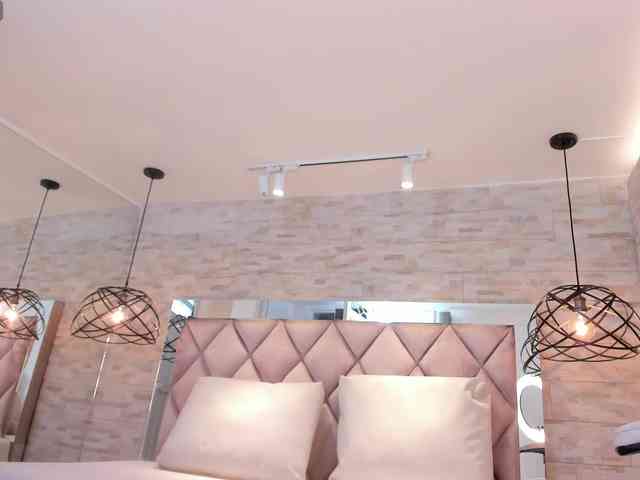 CeleneMidnight webcam