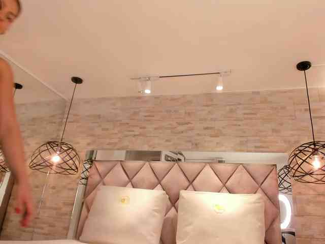 CeleneMidnight webcam