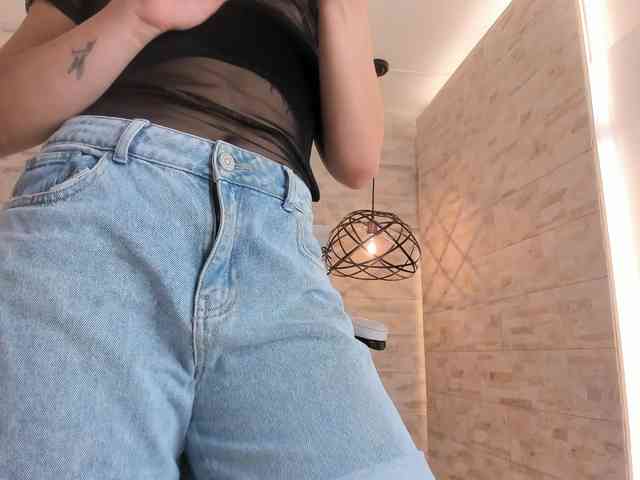 CeleneMidnight webcam