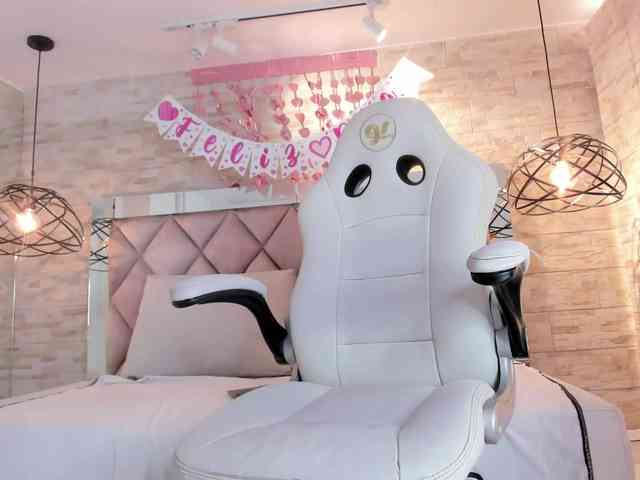 CeleneMidnight webcam