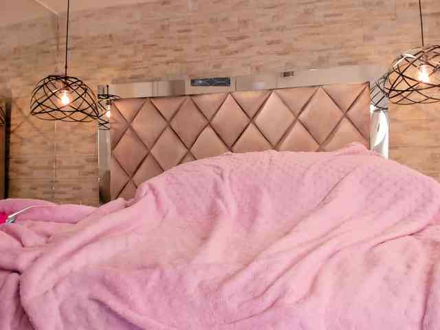 CeleneMidnight webcam