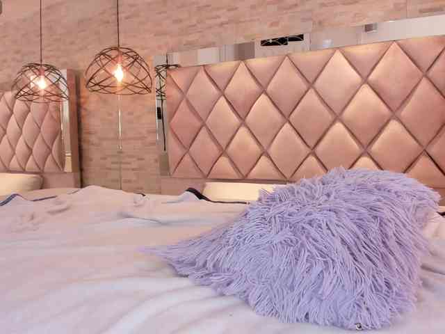 CeleneMidnight webcam