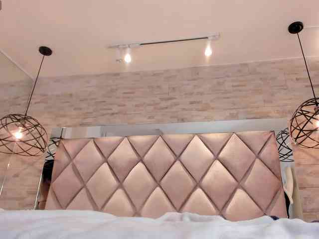 CeleneMidnight webcam