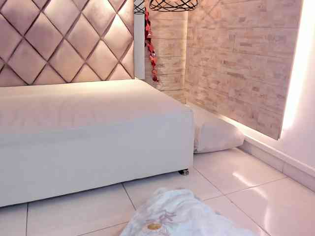 CeleneMidnight webcam