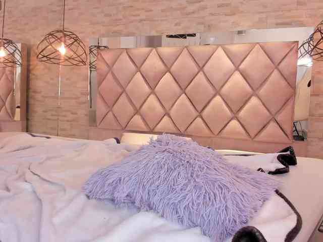 CeleneMidnight webcam