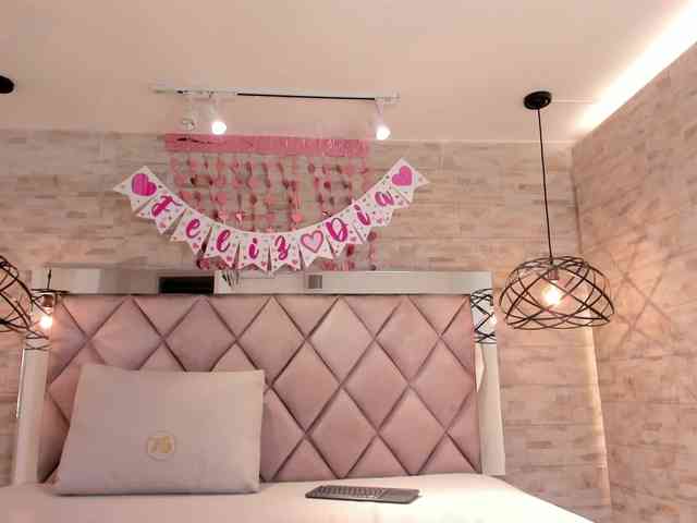 CeleneMidnight webcam