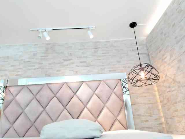 CeleneMidnight webcam