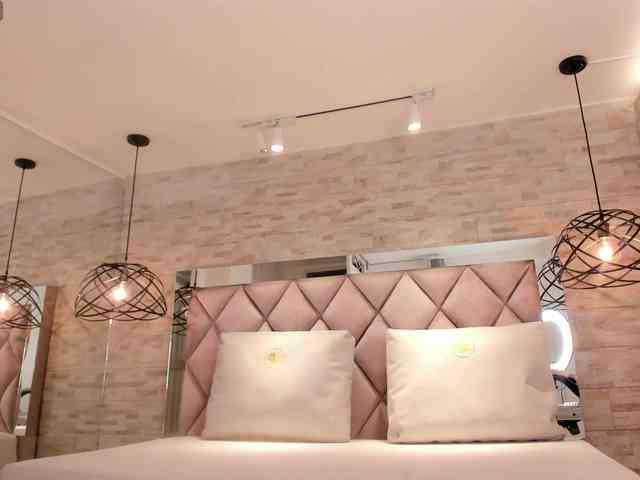 CeleneMidnight webcam